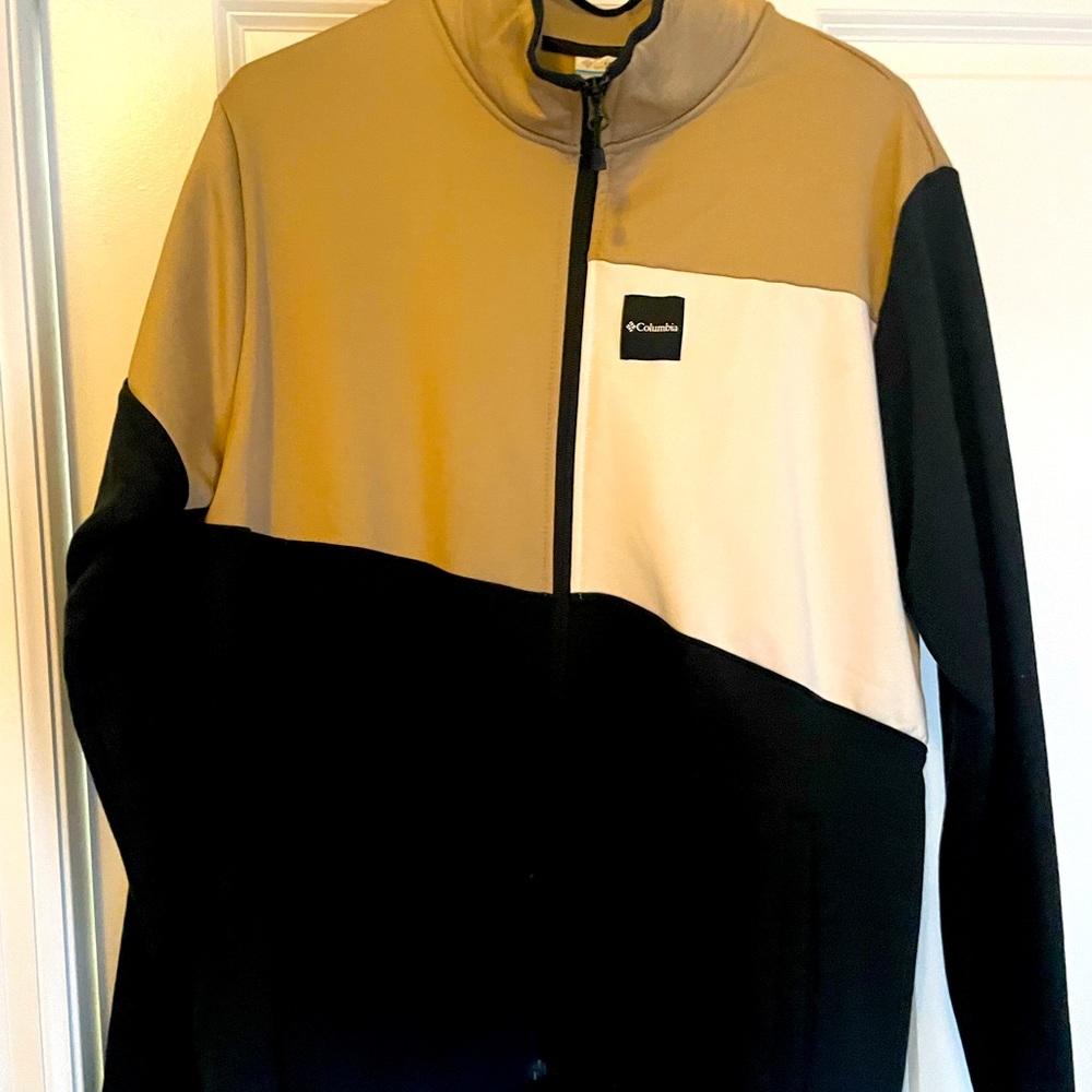 Columbia large women’s zip up jacket